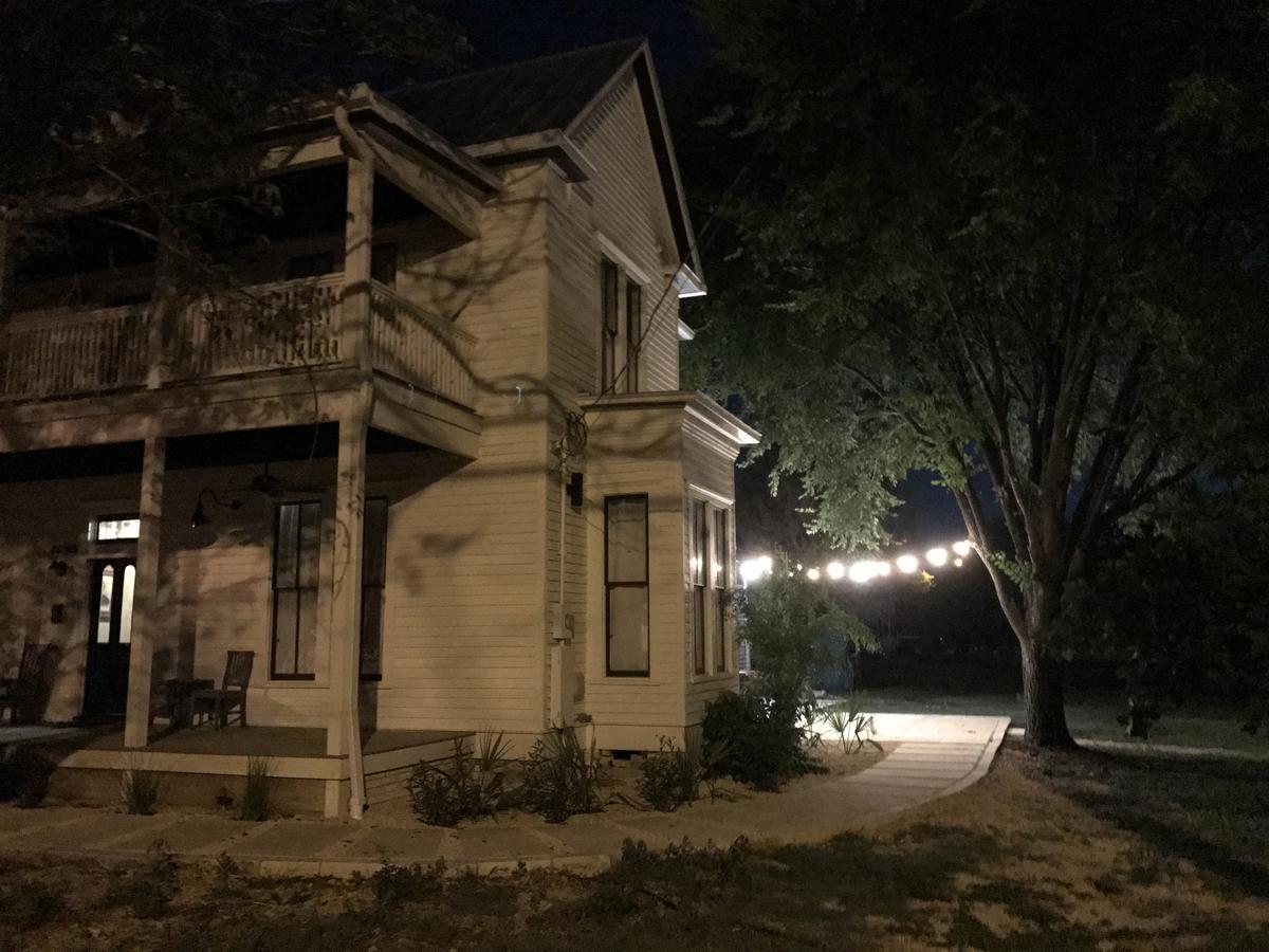 Готель Ellison House Lockhart Екстер'єр фото